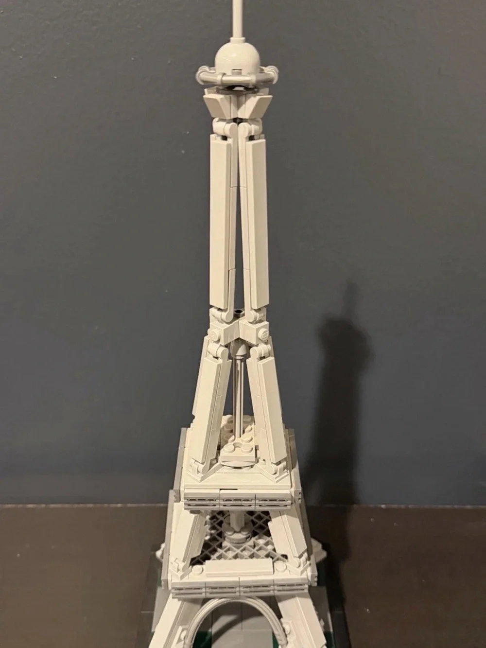 LEGO ARCHITECTURE: The Eiffel Tower (21019) | Box & Instructions Set (As is)
